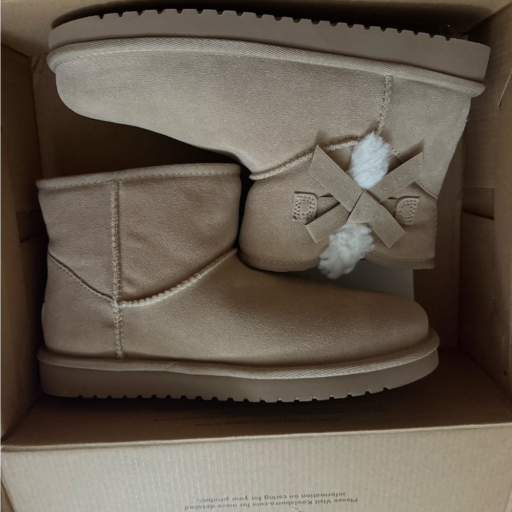 Ugg ankle boots with bow & box